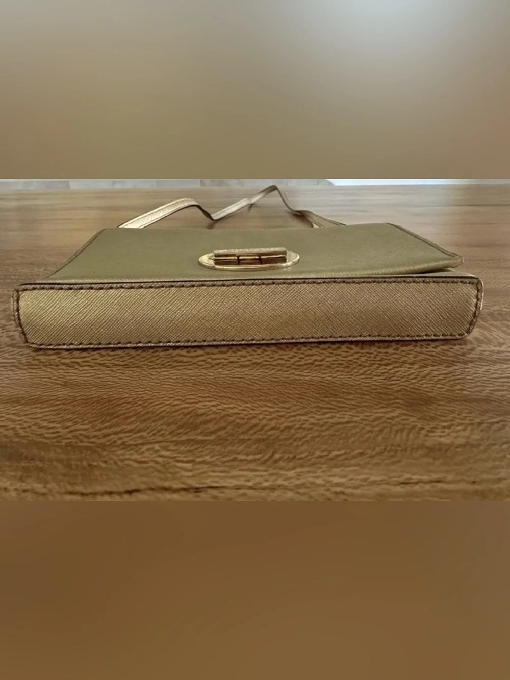 Kate Spade Newberry Lane SallyMetallic Gold Crossbody Bag Turnlock